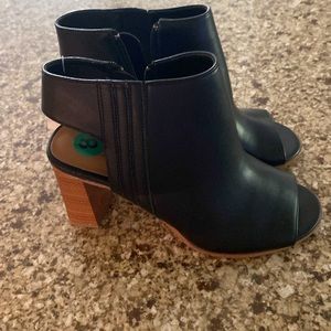 Women’s heeled sandal